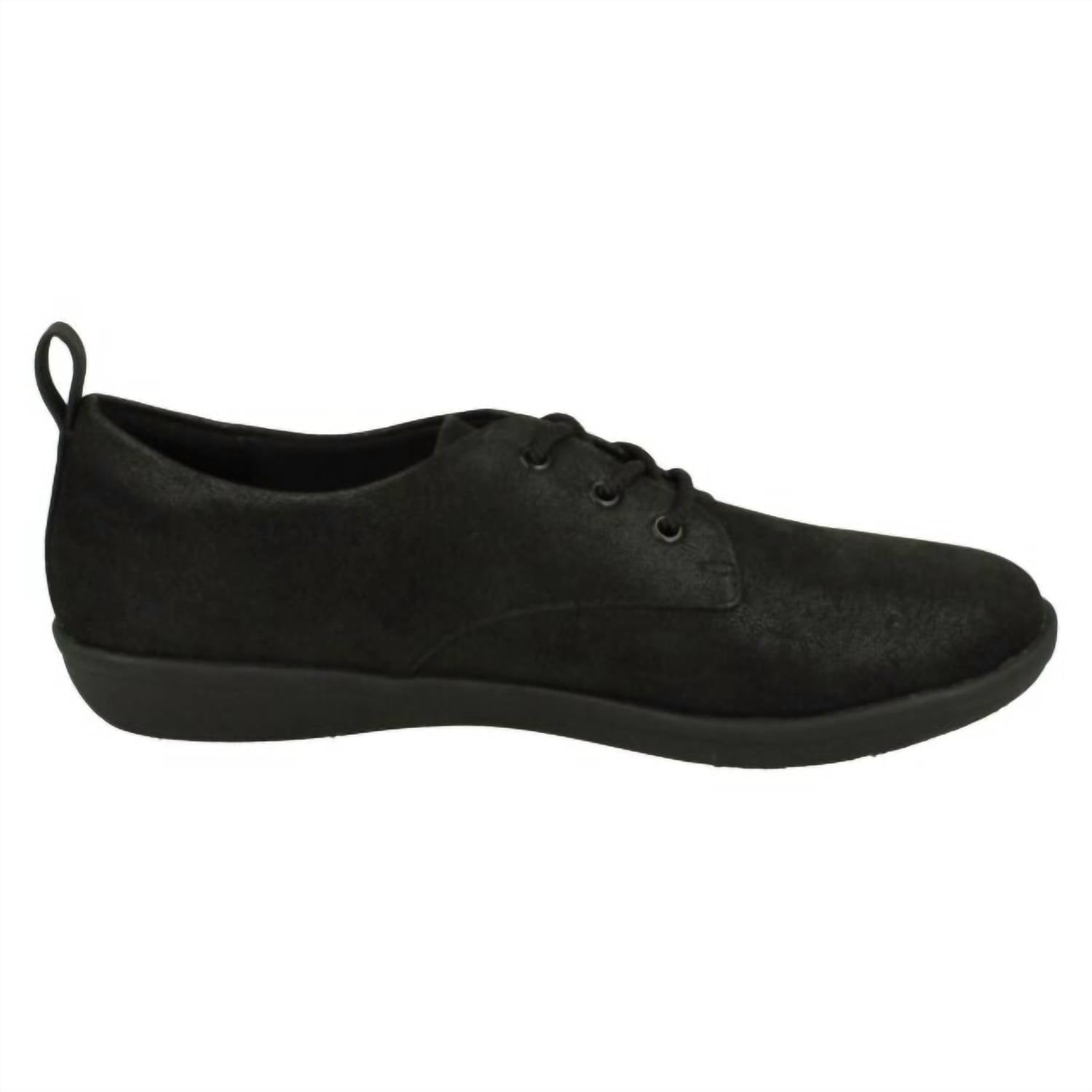 Clarks Women's Ayla Reece Sneakers in black - women's sneaker - detail view