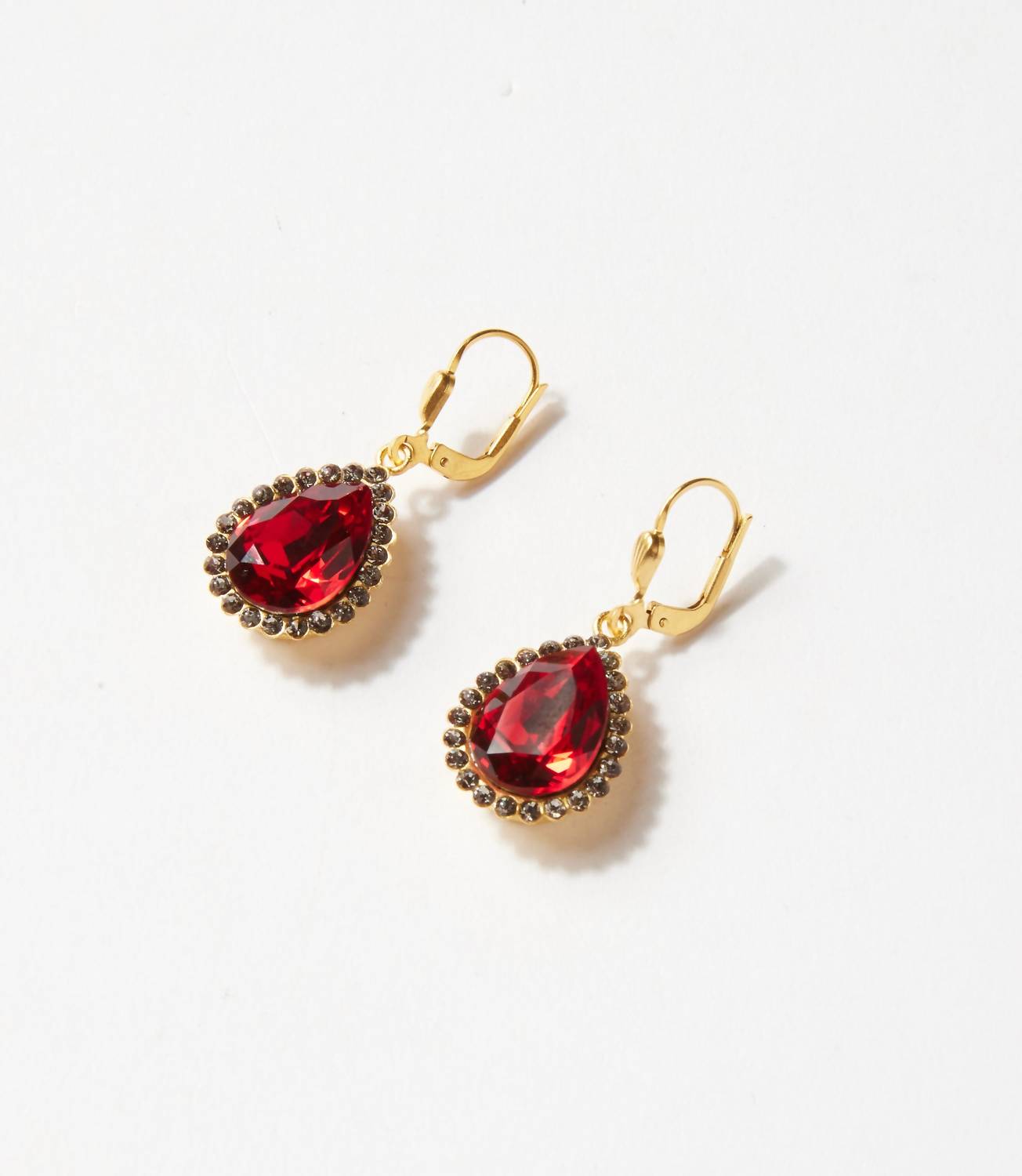 La Vie Parisienne - Women's Teardrop Crystal Earrings