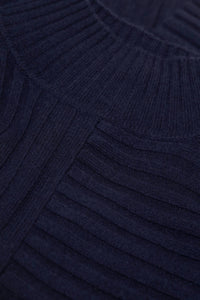 Closed - Turtle Neck Pullover