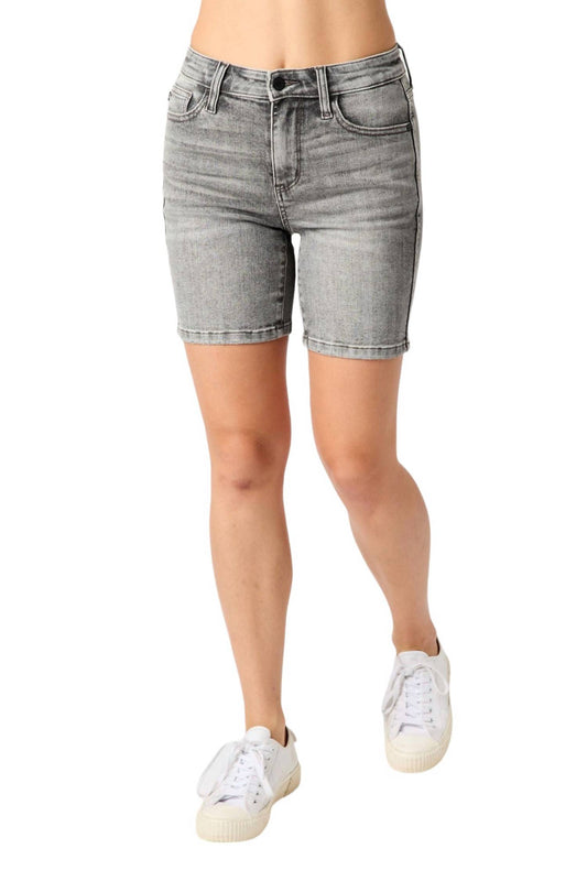 Judy Blue - Mid Rise Contrast Wash Bermuda Denim Short