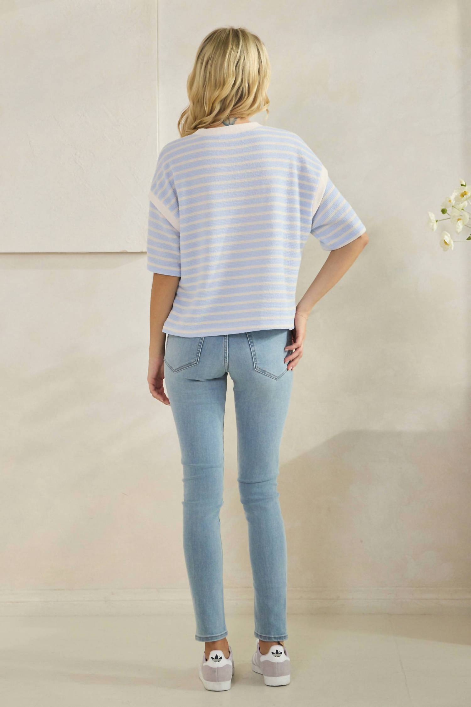 Tres Bien - Cloudy Striped Short Sleeves Top