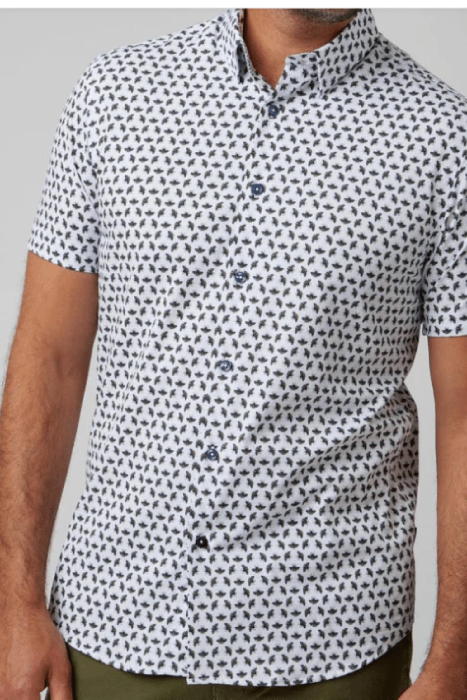Stone Rose - Printed Bees Short Sleeve Button Down Shirt
