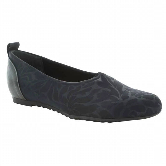 Munro - Women's Iriana Flats