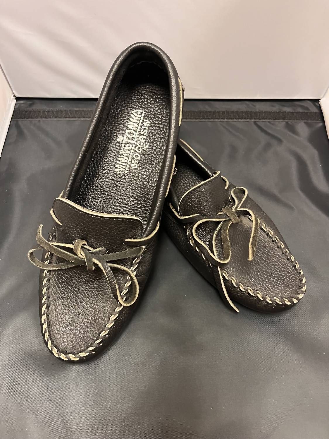 MINNETONKA Men's Round Toe Loafers Moccasin in black - men's loafer