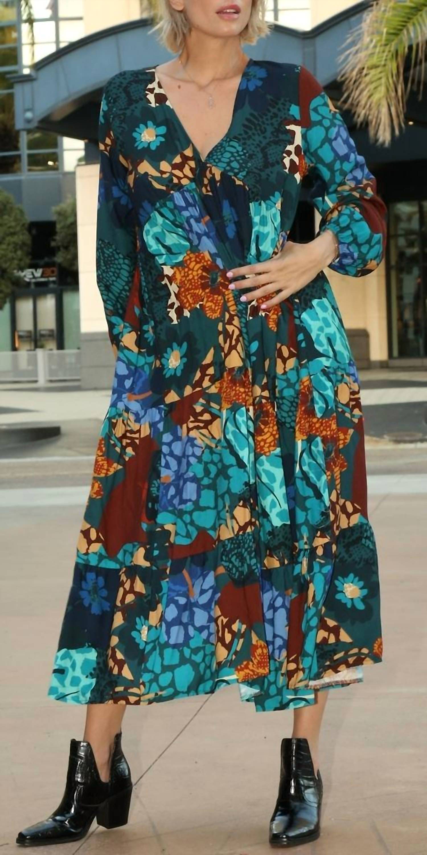 Gigi Moda - Carina V-neck Maxi Dress