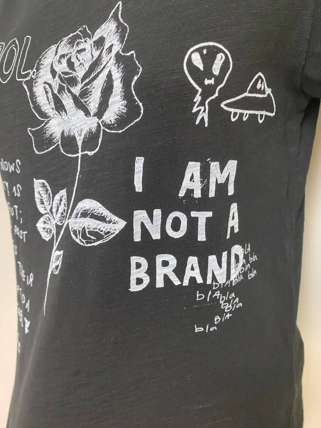 Elliott Lauren - Women's Graphic Tee