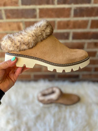 Very G - Women's Mahika Fur Lined Clogs