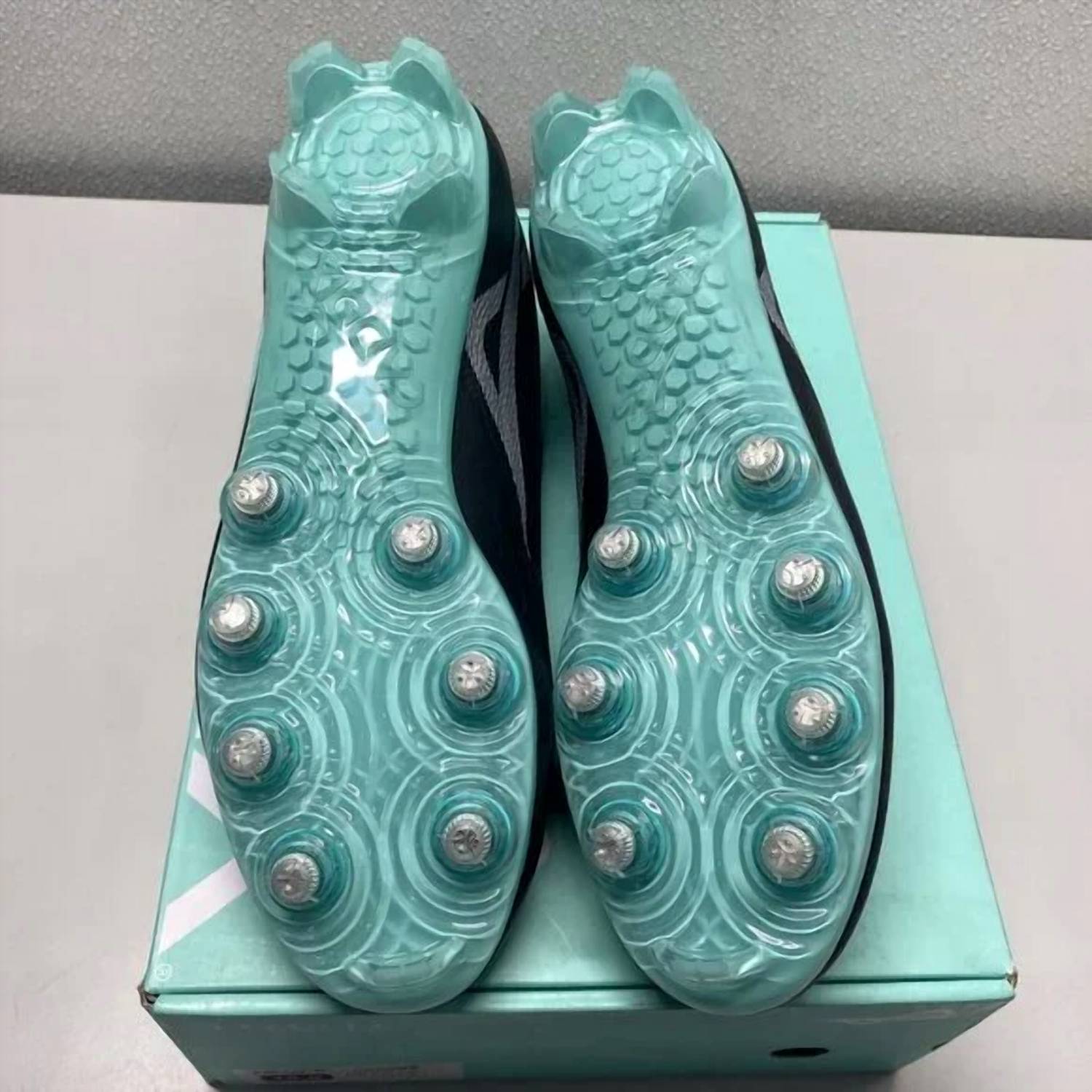 Caddix - Men's Low Top Football Cleats