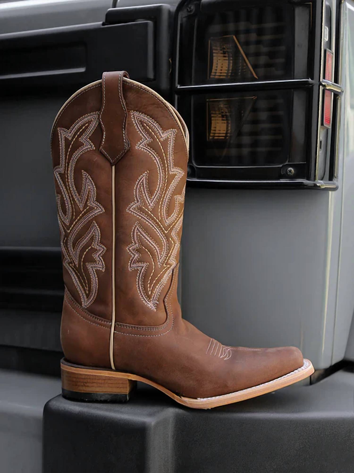 Corral - Women's Embroidery Wide Circle G Cowboy Boot