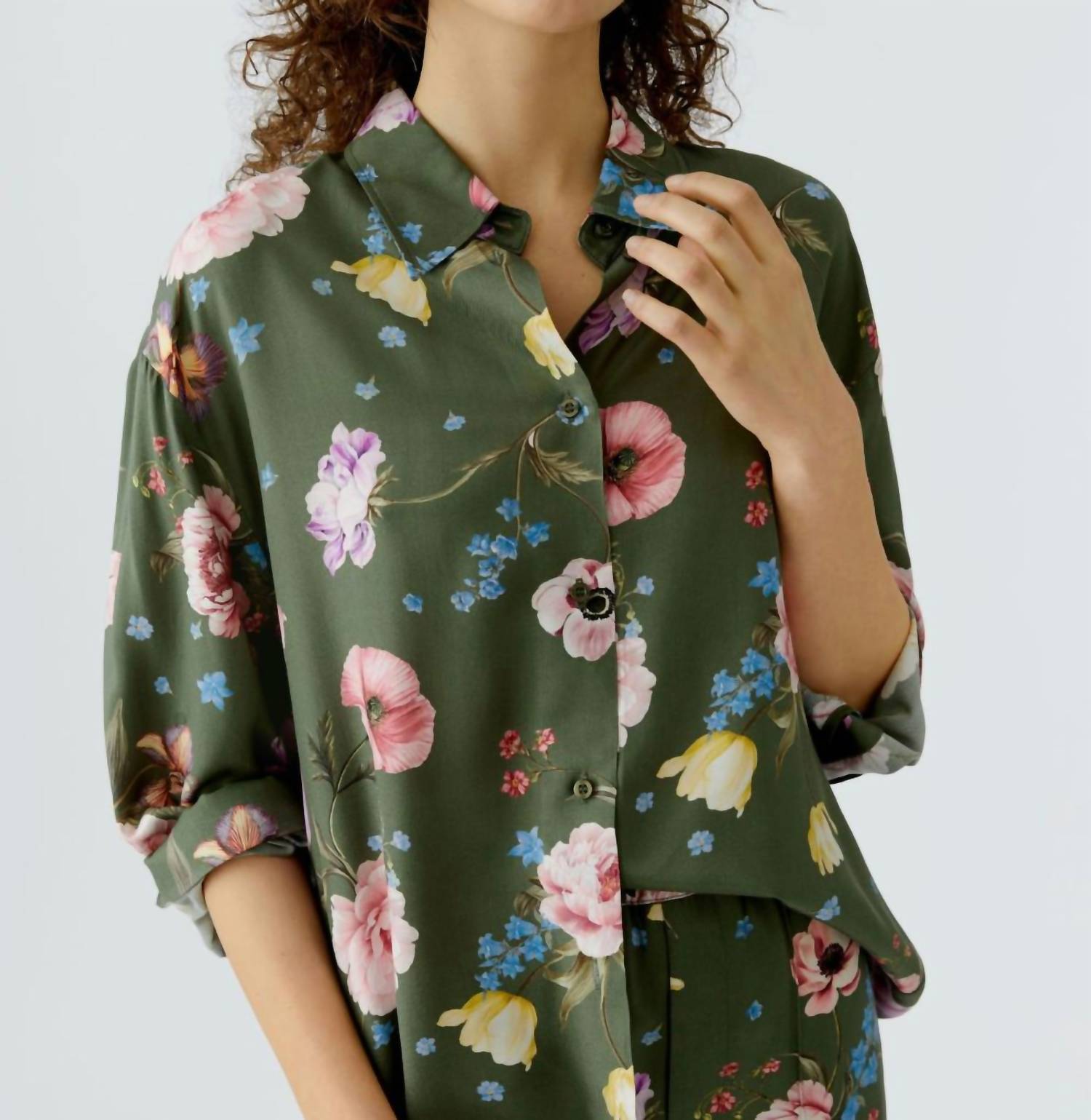 Oui Garden Floral Blouse in khaki red - women's blouse - detail view