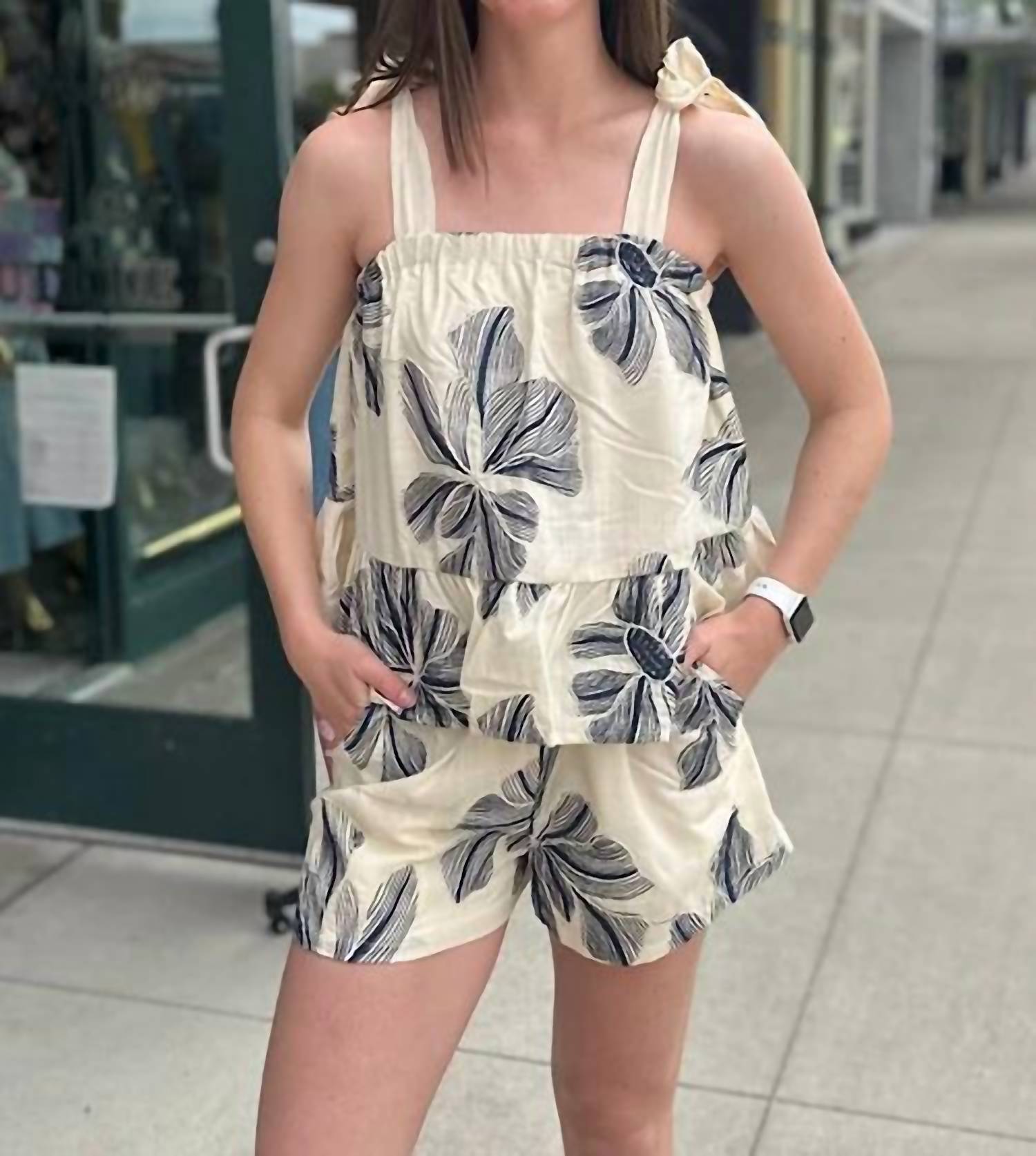 Entro - Women's Floral Print Top And Shorts Set