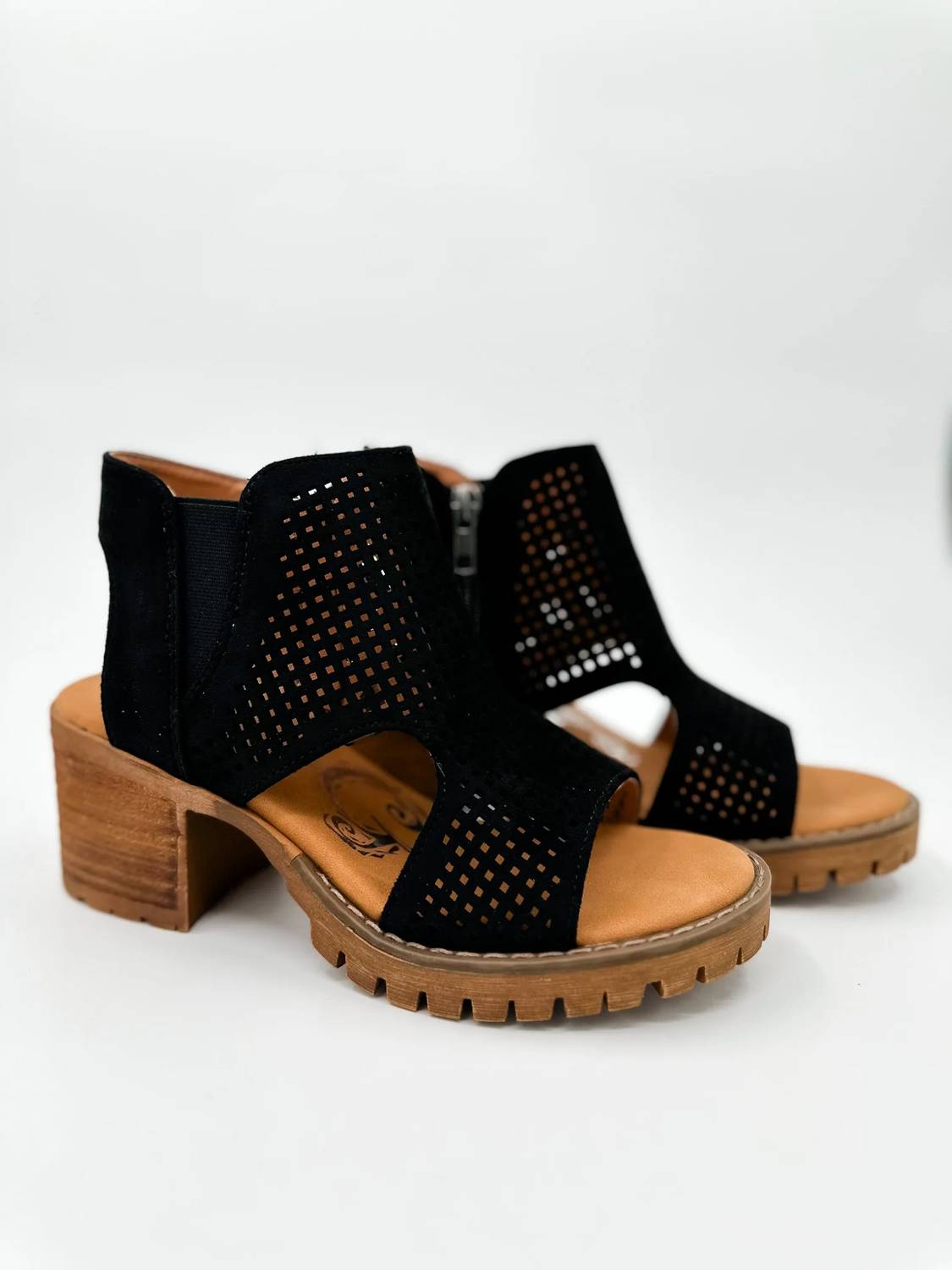 Very G - Women's Faux Suede Chunky Heel Sandal