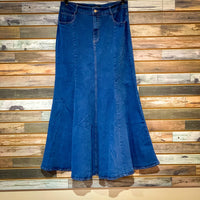 Lucky & Blessed - Women's Ruffled Hem Maxi Skirt