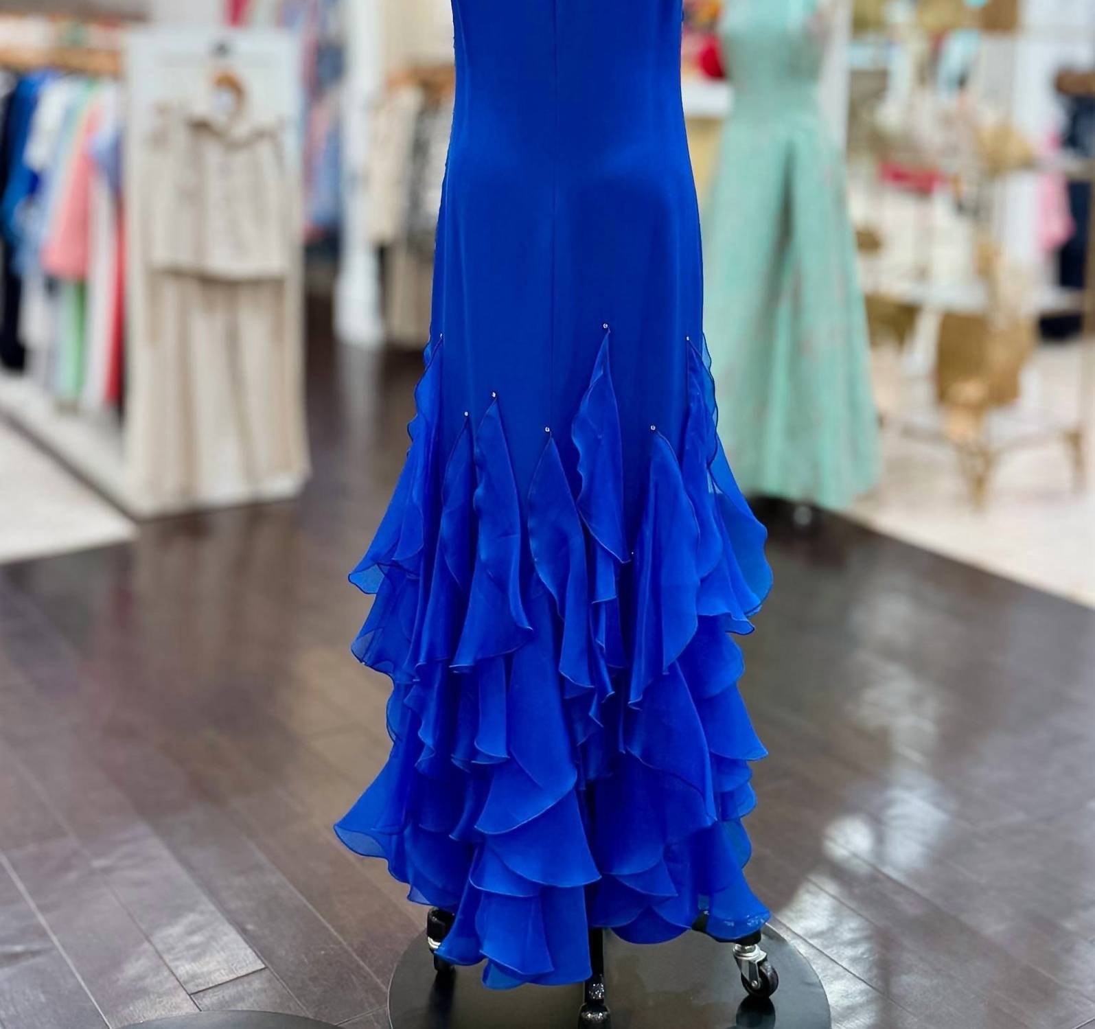 Carol Peretz - Women's Long Organza Prom Gown