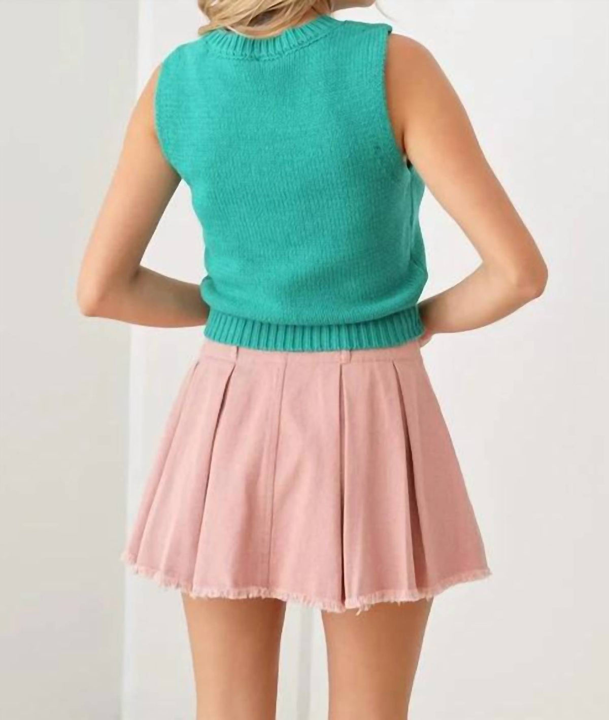 Le Lis - Hey Babe Cropped Sweater
