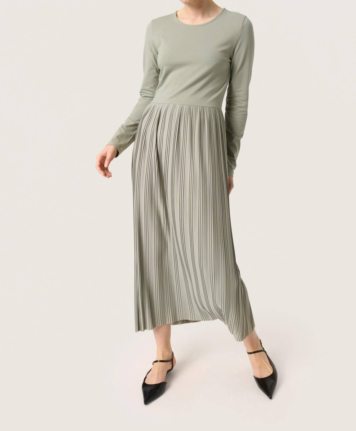Soaked In Luxury - Simone Plisse Long Sleeve Maxi Dress