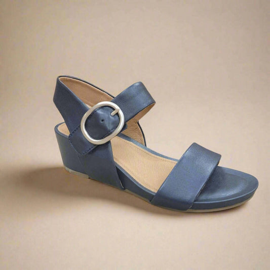 Sofft - Women's Vaya Low Wedge Sandal