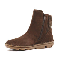 SILKEN BOOT