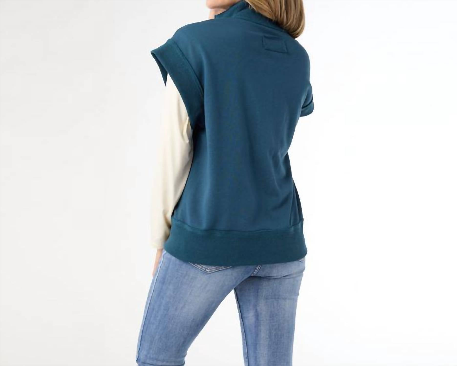 Coco + Carmen - Kaitlyn Zipper Front Vest