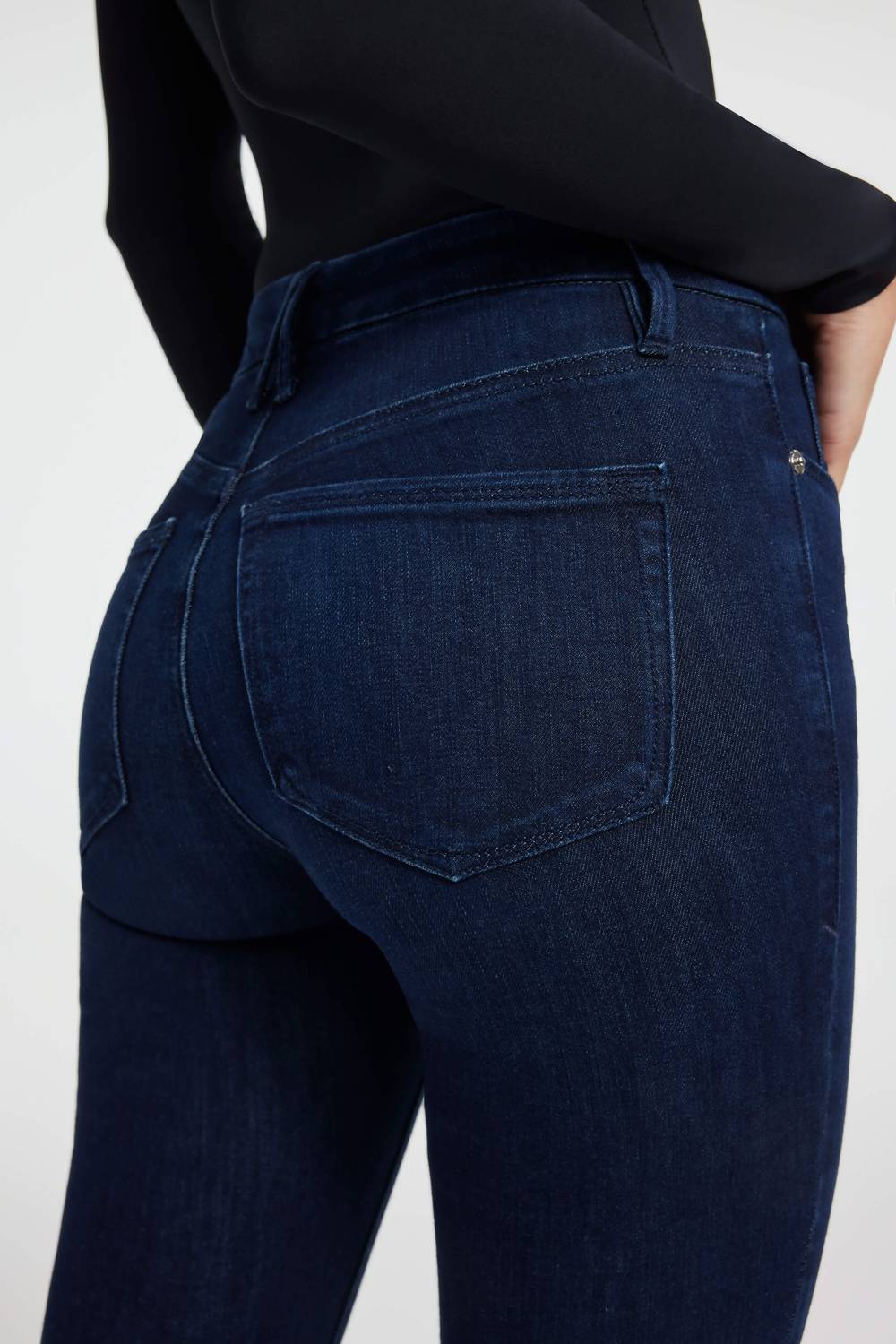 Good American - Good Legs Straight Jeans