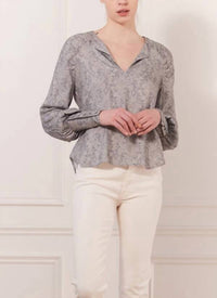 HIGH CUFF CREW-NECK BLOUSE