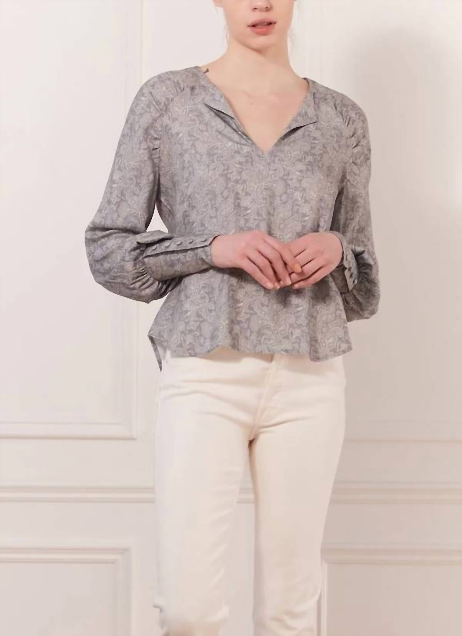 HIGH CUFF CREW-NECK BLOUSE