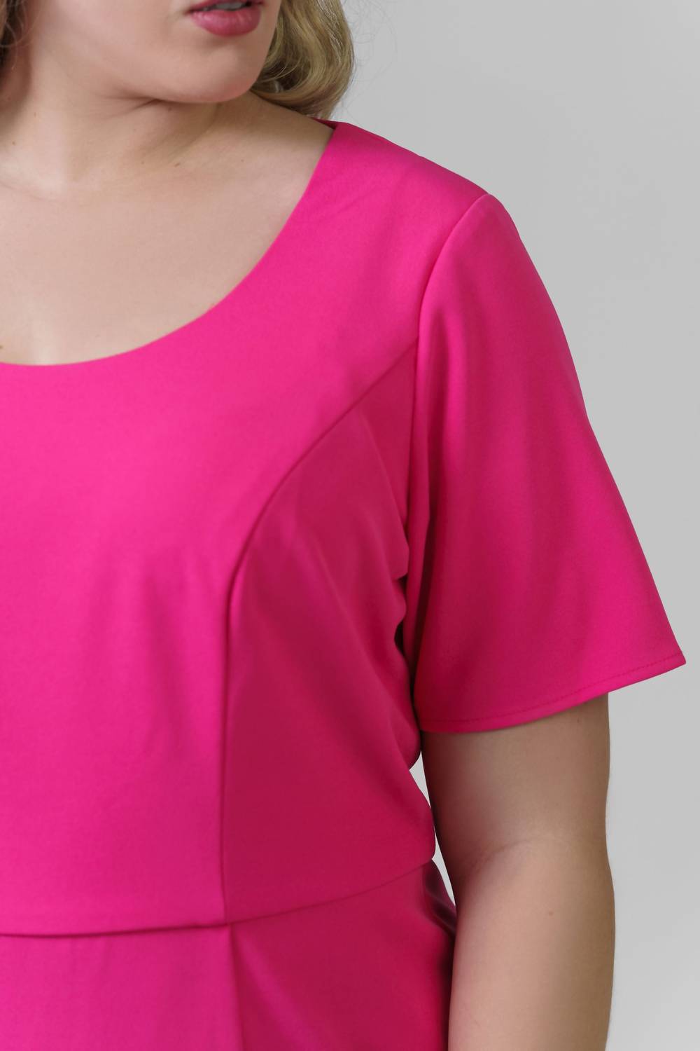 London Times - Elestria Scoop Neck Short Sleeve Midi Dress