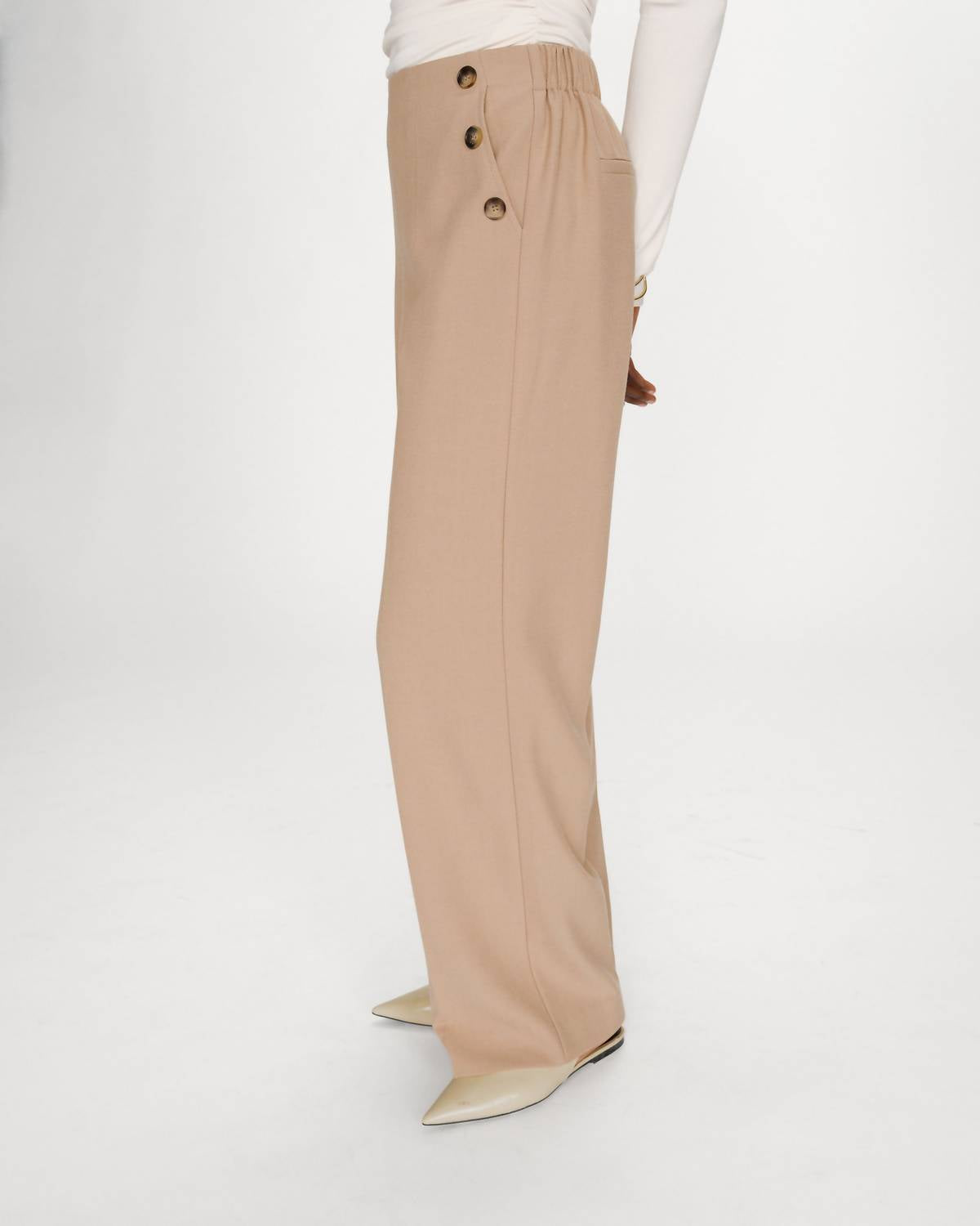Grace & Mila Valigny Tailored Trousers Pant in camel - women's pants - detail view