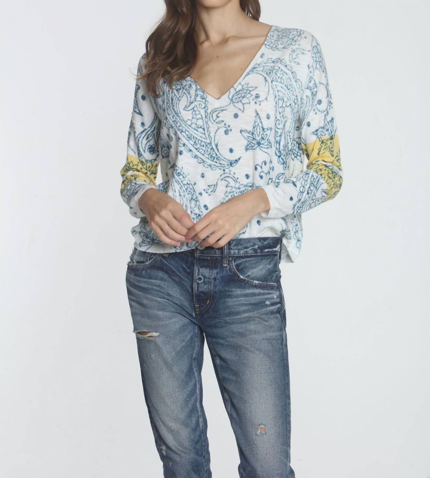 Label+Thread - Women's Paisley Vee