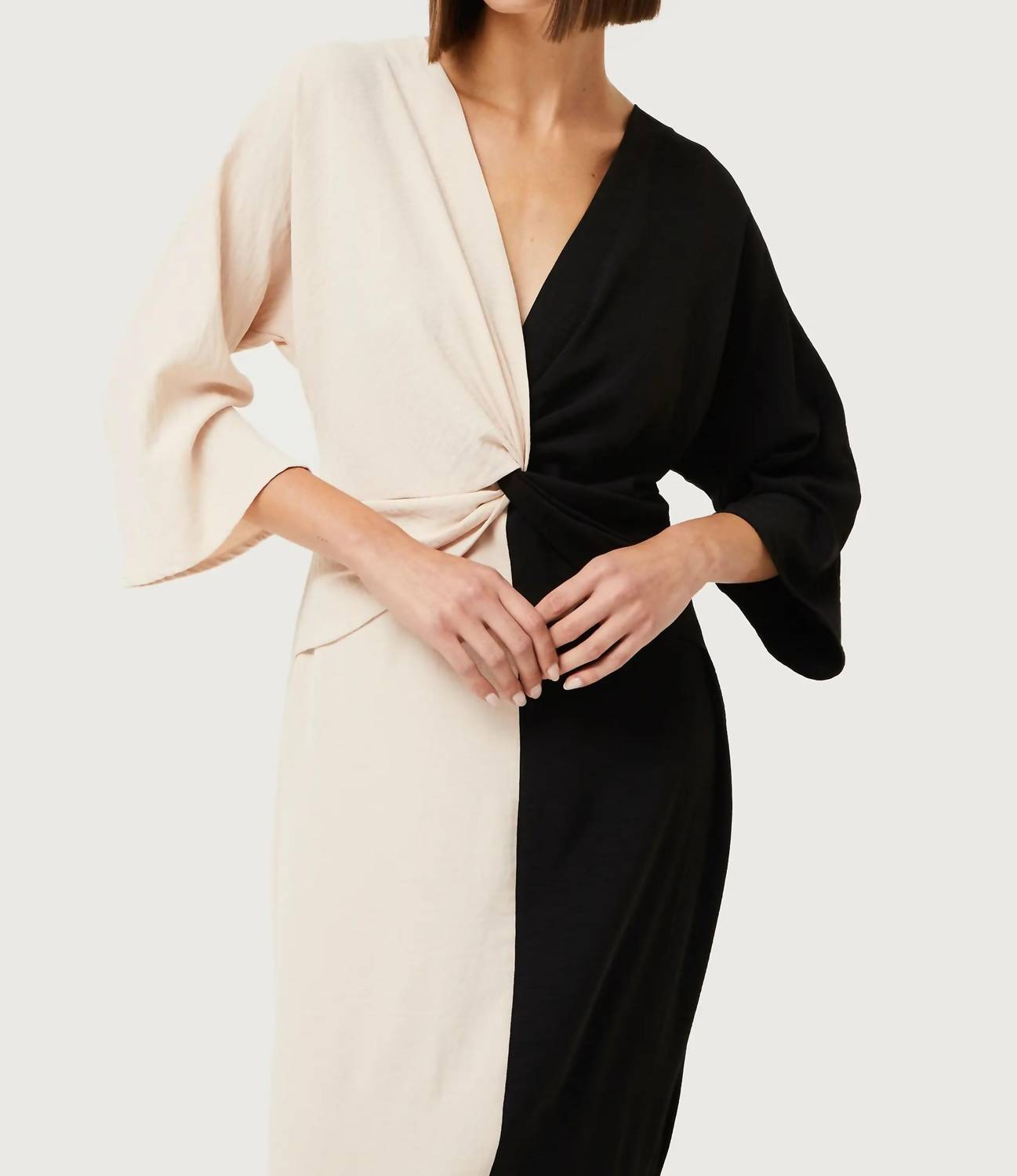 Compania Fantastica - Draped V-neck Midi Dress
