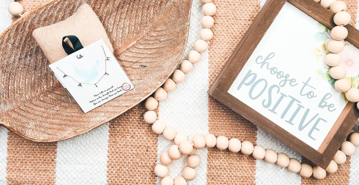 White Label - Women's Faith Necklace