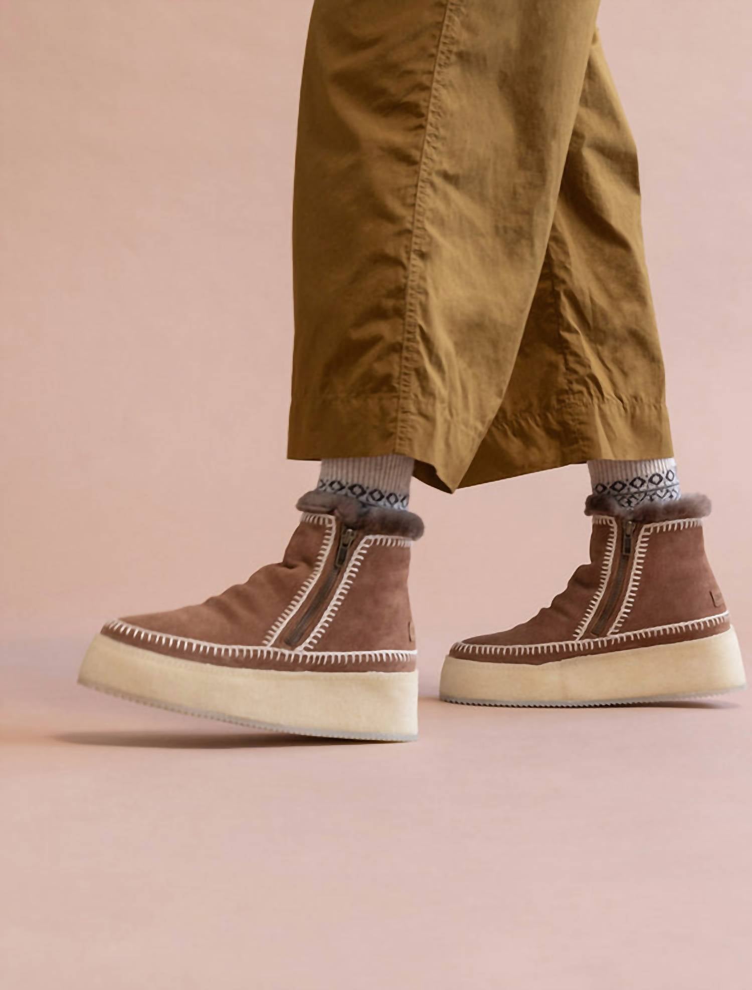 Laidback London - Women's Setsu 6.0 Suede Ankle Boot