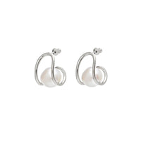 Lady Grey - Women's Pearl Swerve Earring
