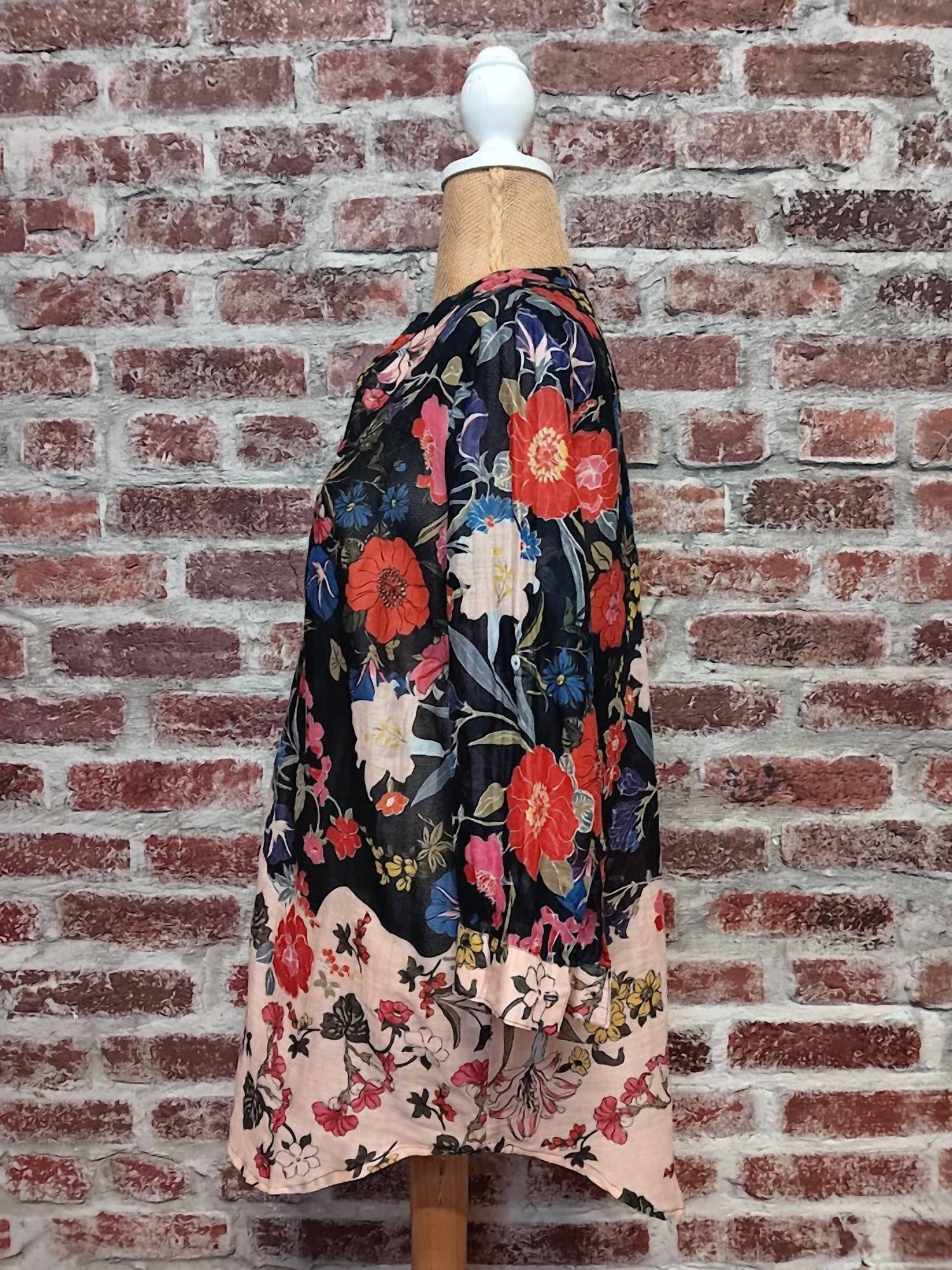 Dolma - Women's Floral Top
