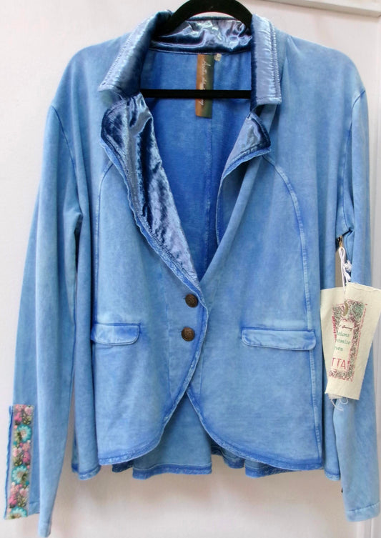 Aratta - Women's Colonel Jacket With Embroidered Trim On Sleeves