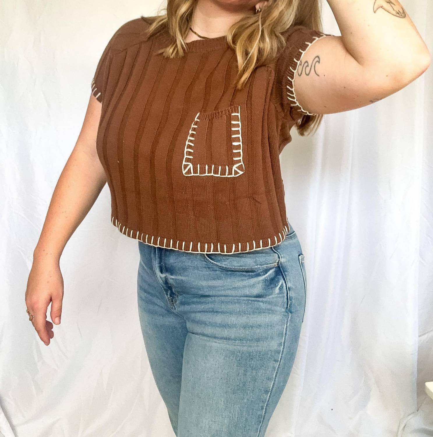 Le Lis - Hadley Contrast Stitch Sweater Top