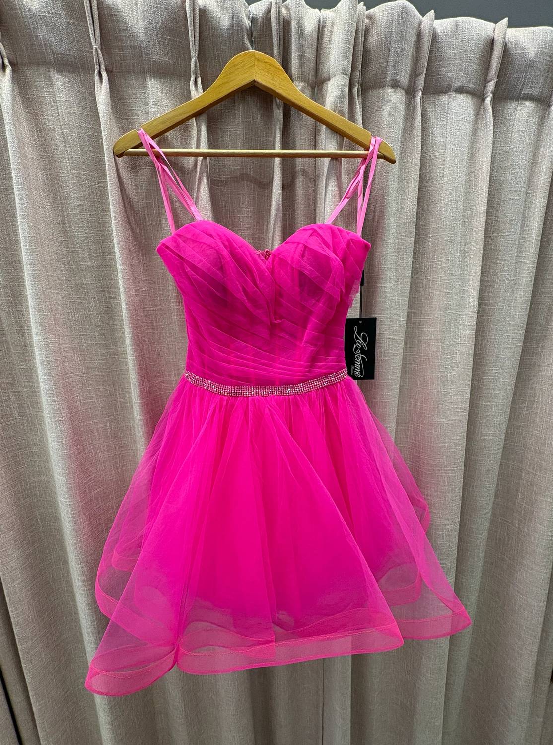 La Femme - Strapless Sweetheart Mini Dress
