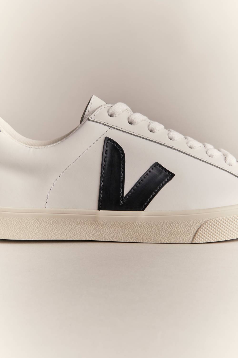 Veja - Women's Esplar Logo Leather Shoes