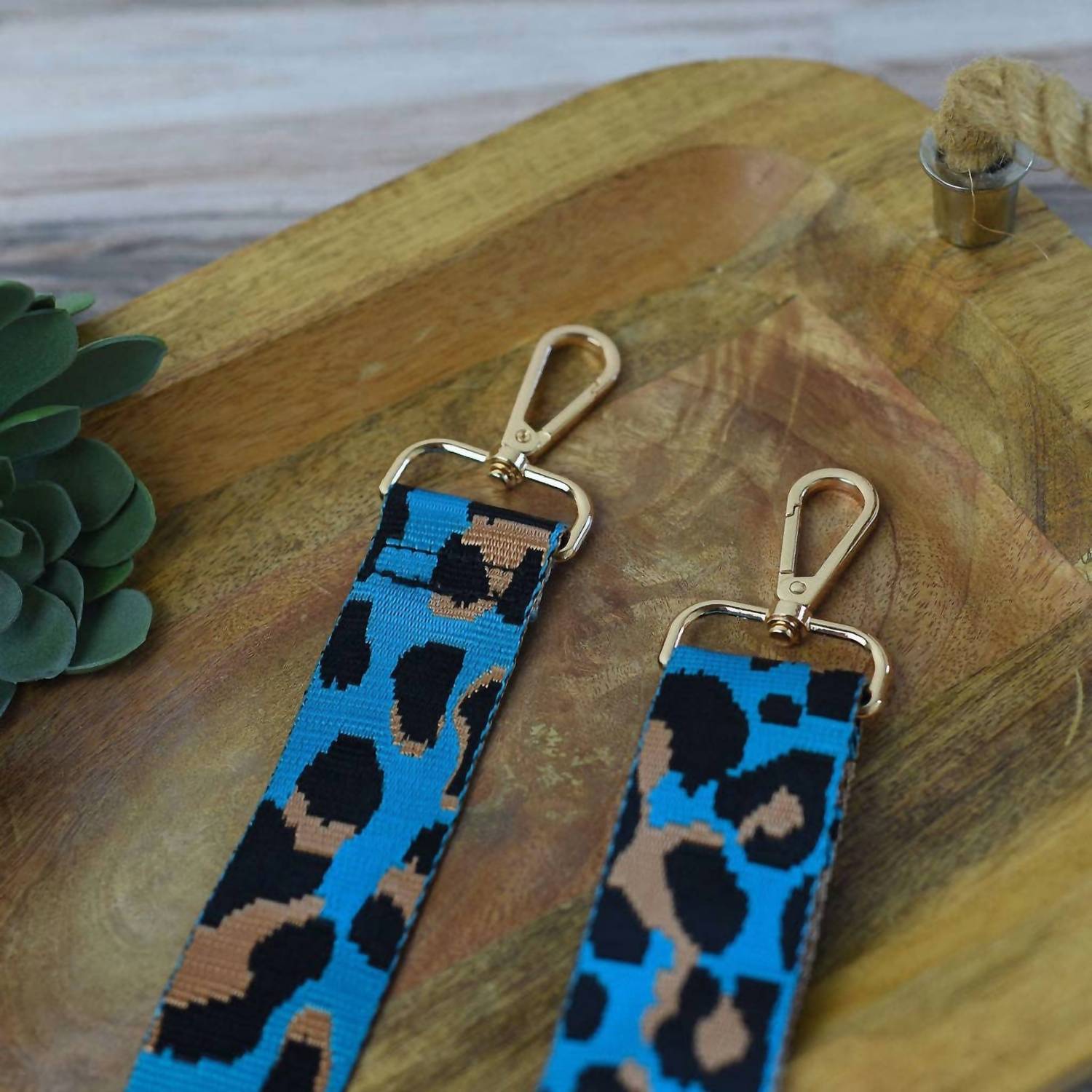 Lauren Lane - Women's Leopard Print Woven Guitar Crossbody Bag Strap