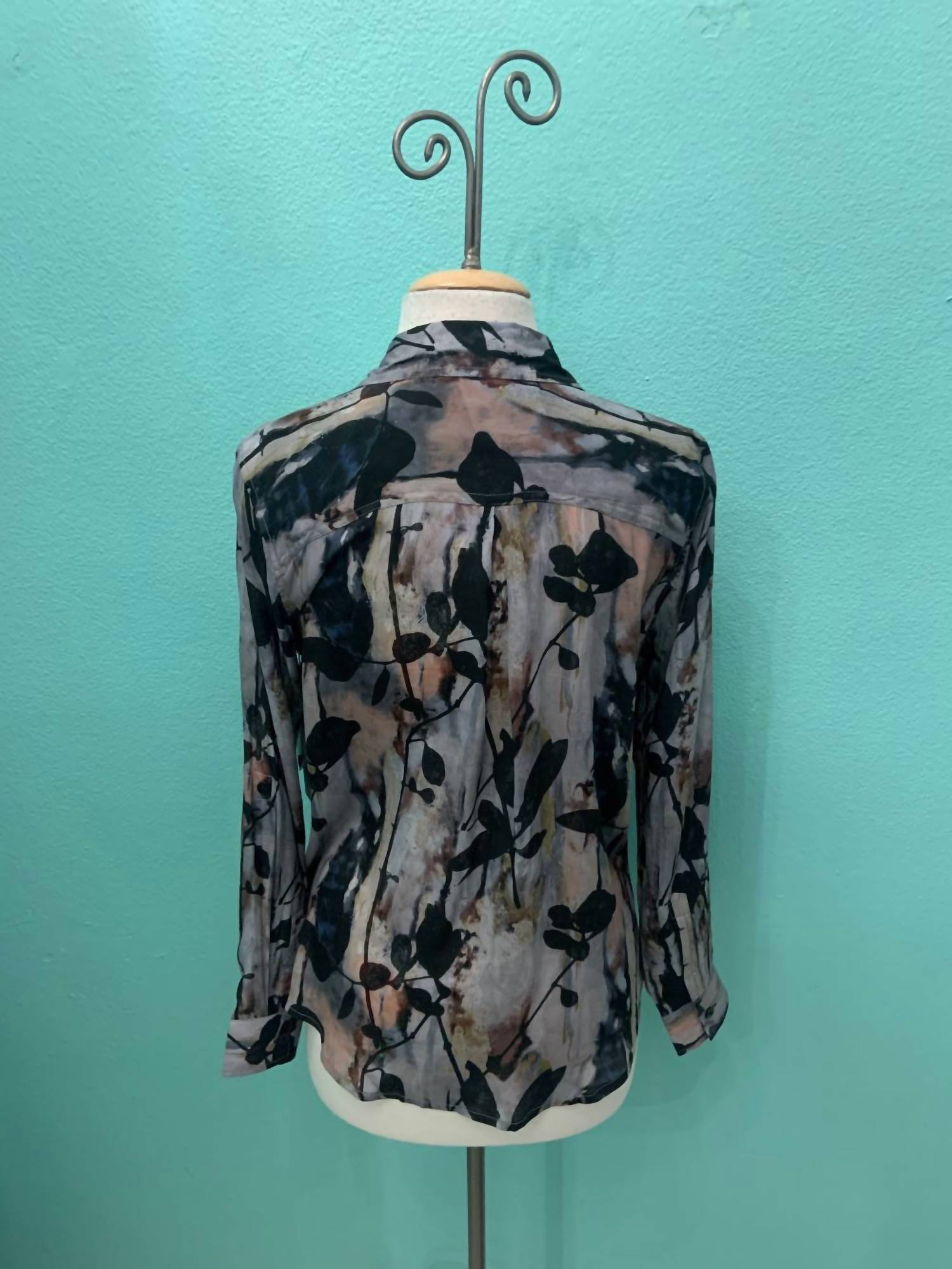 Apny - Women's Classic Buttondown Blouse