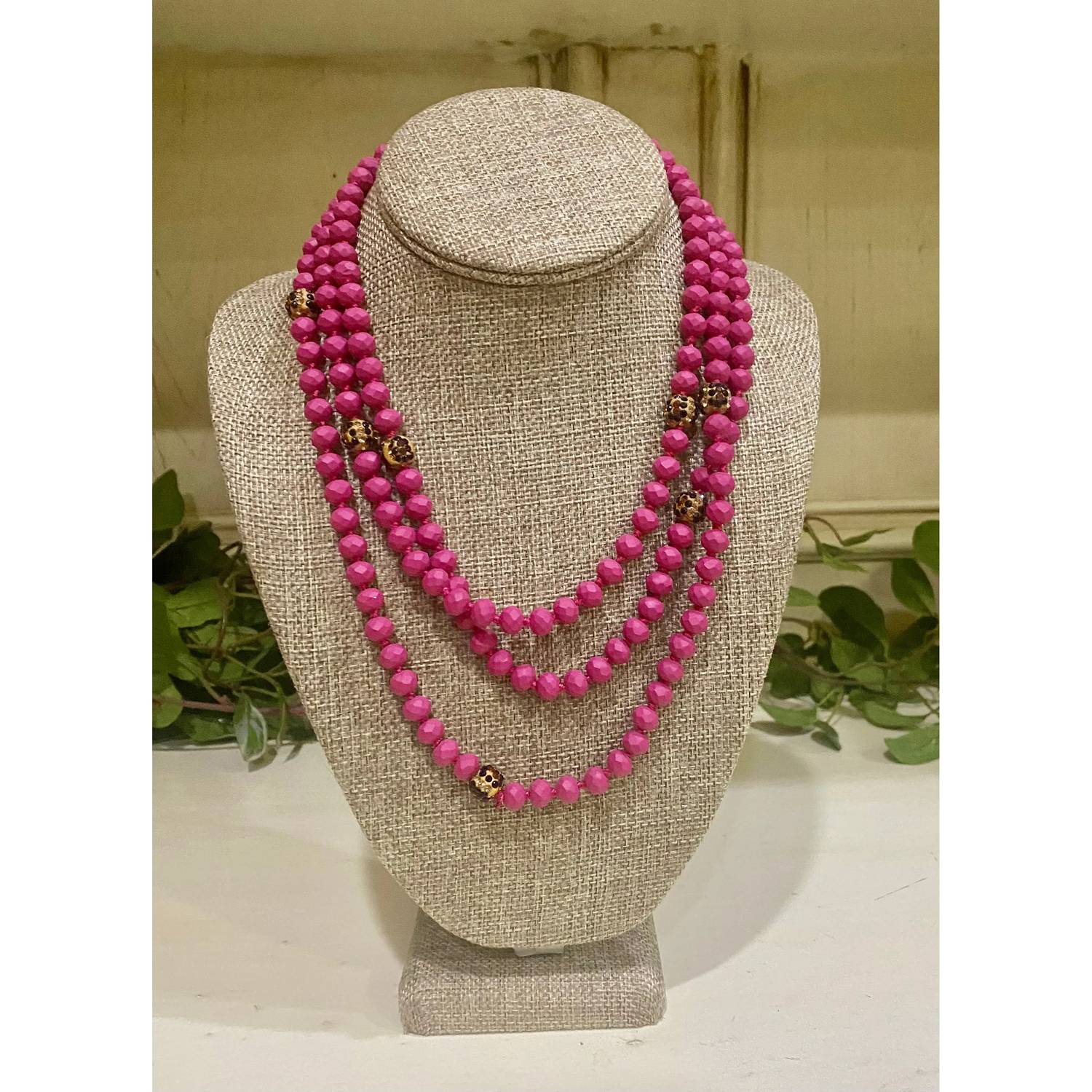 Suzie Q Usa - Women's Long Beaded Necklace With Leopard Accents