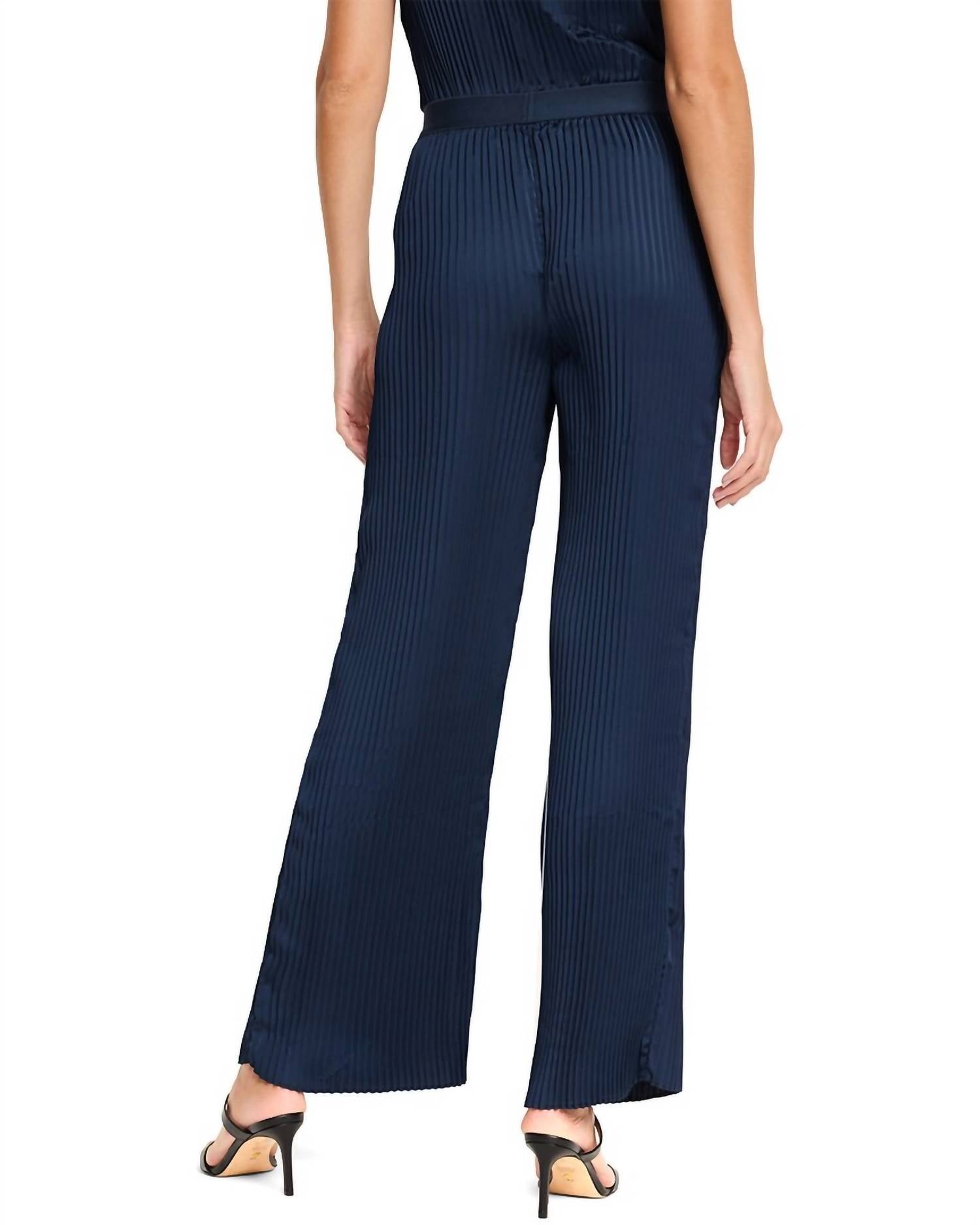 Nic + Zoe Crinkle Crepe Wide Leg Pant in dark indigo - women's pants - detail view