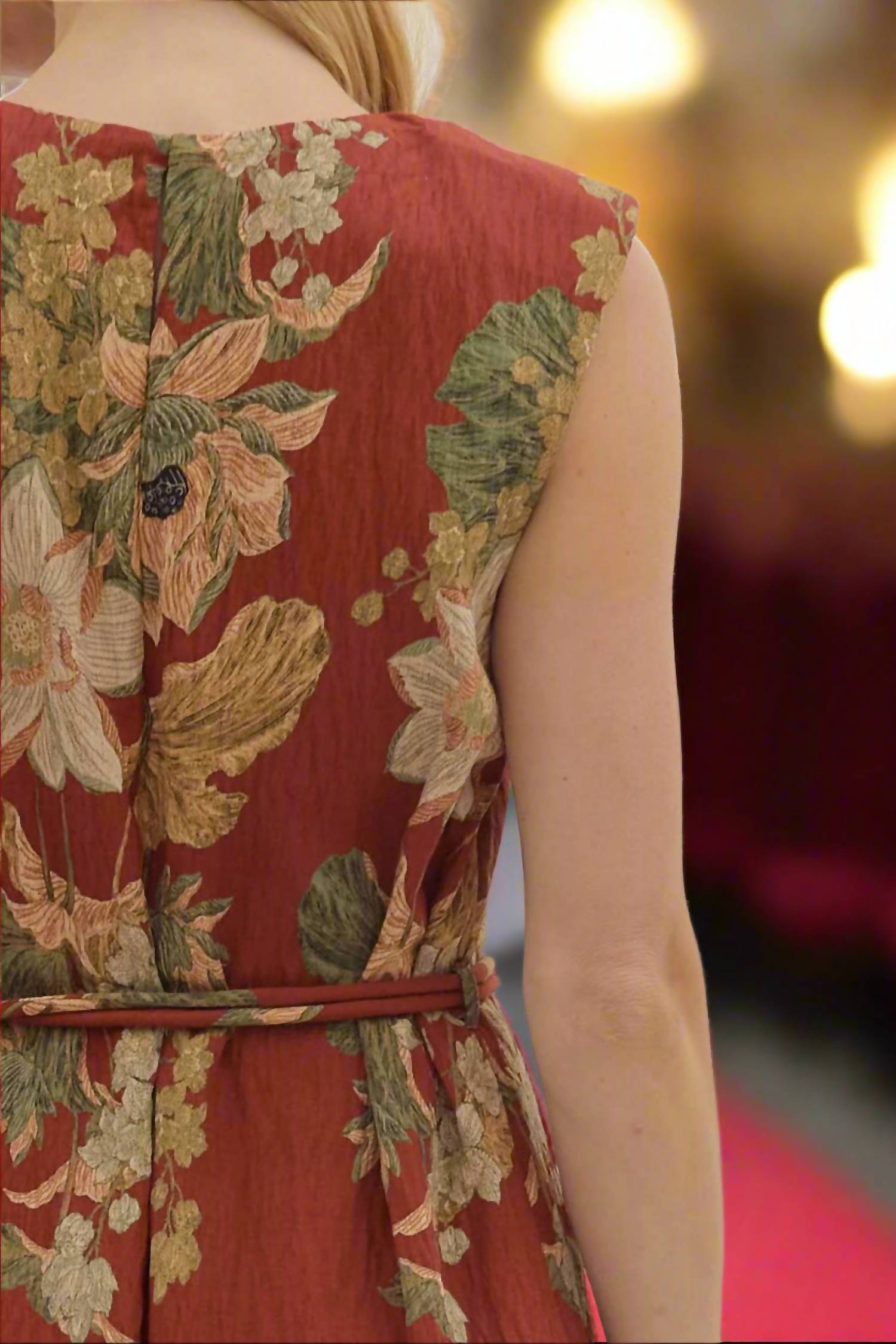Entro - Floral Sleeveless Midi Dress