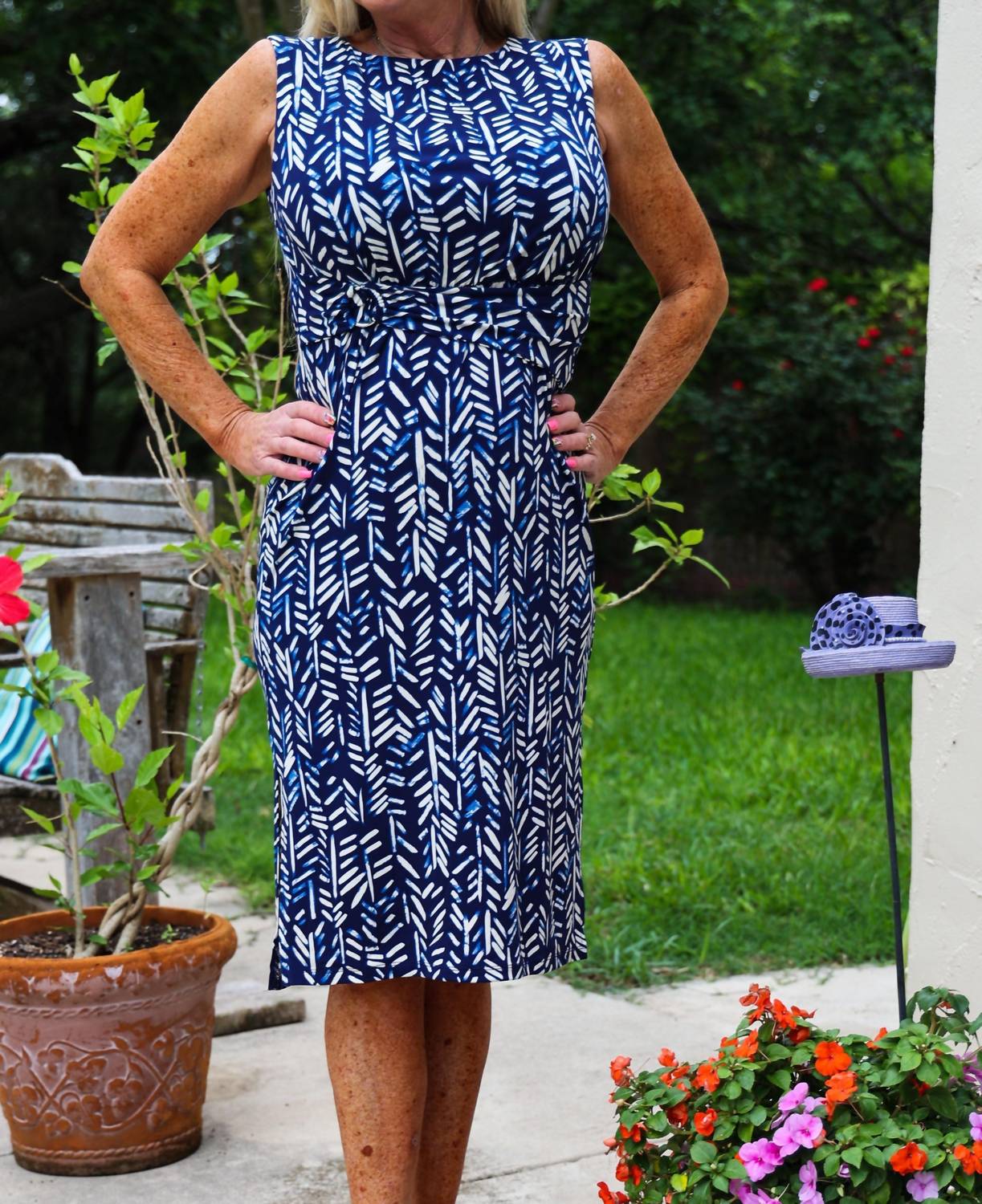 Delicate Leaves Sleeveless Crew Neck Belted Sheath Dress