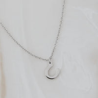Maive - Women's Horseshoe Necklace