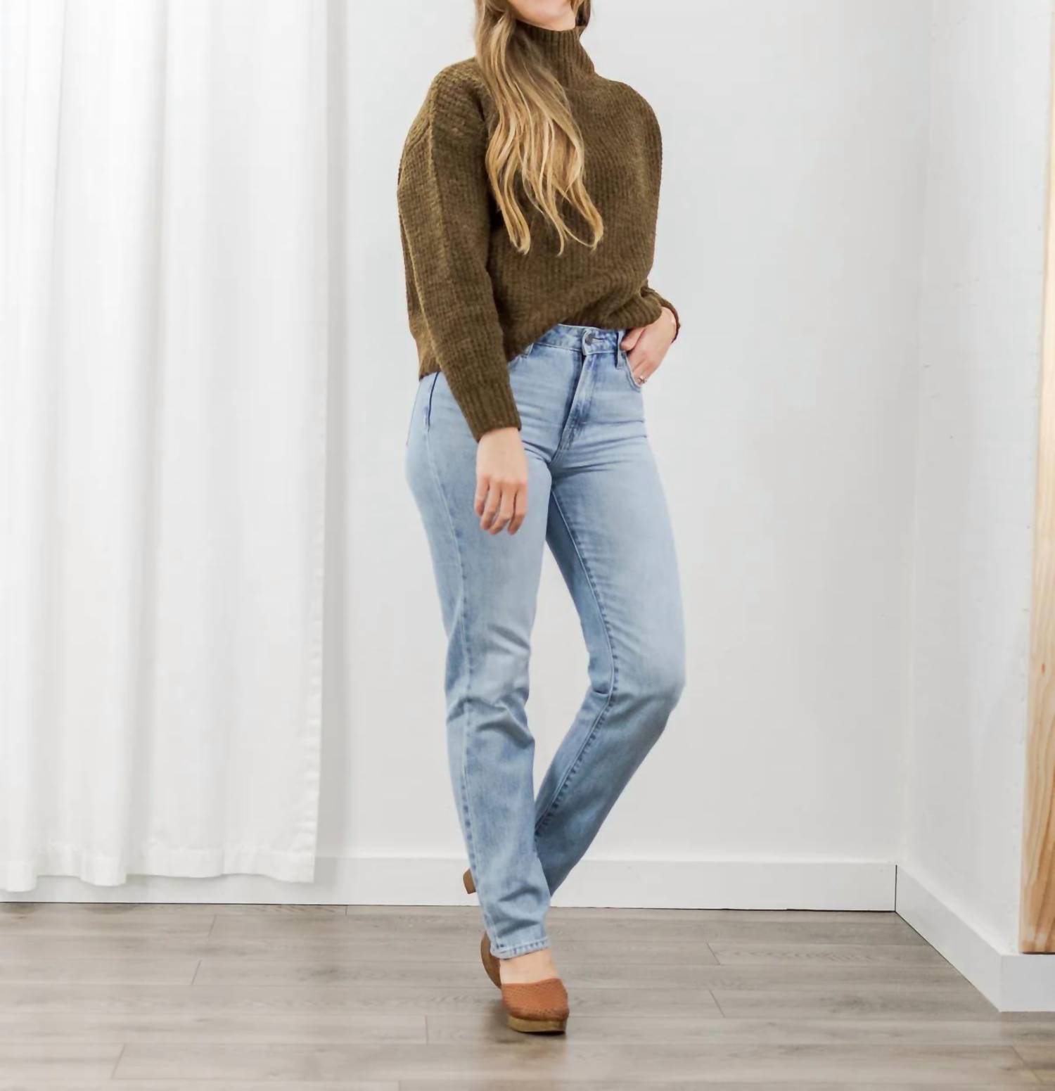 Hidden - Long Mom Jeans