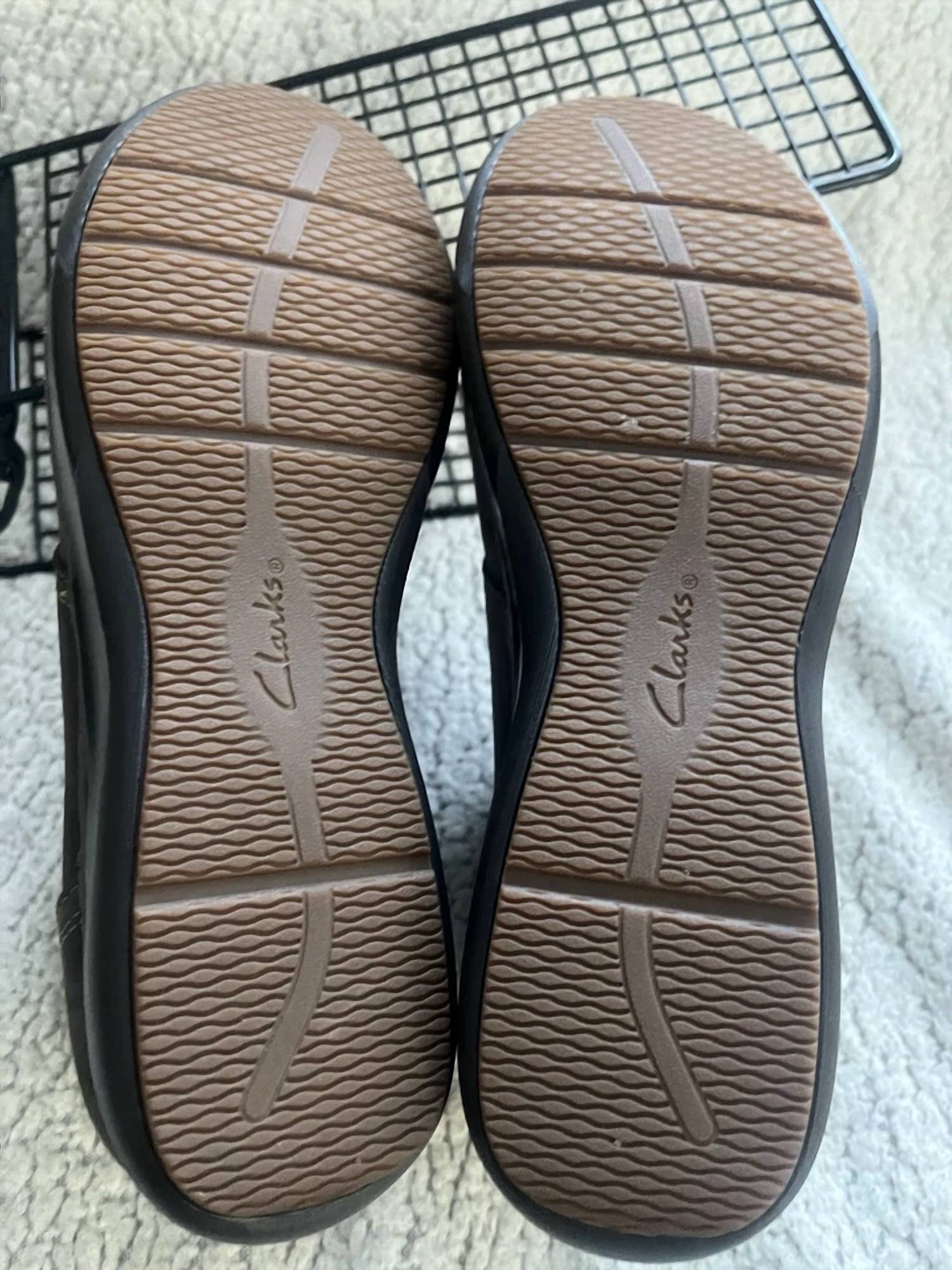 Clarks - Women's Appley Mid Boots