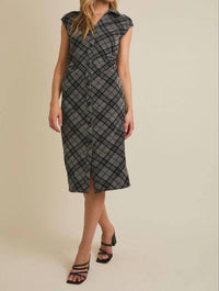 Gilli - Collared Sleeveless Button Down Plaid Midi Dress