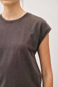 Be Cool - Linny Acid Wash Cap Tee