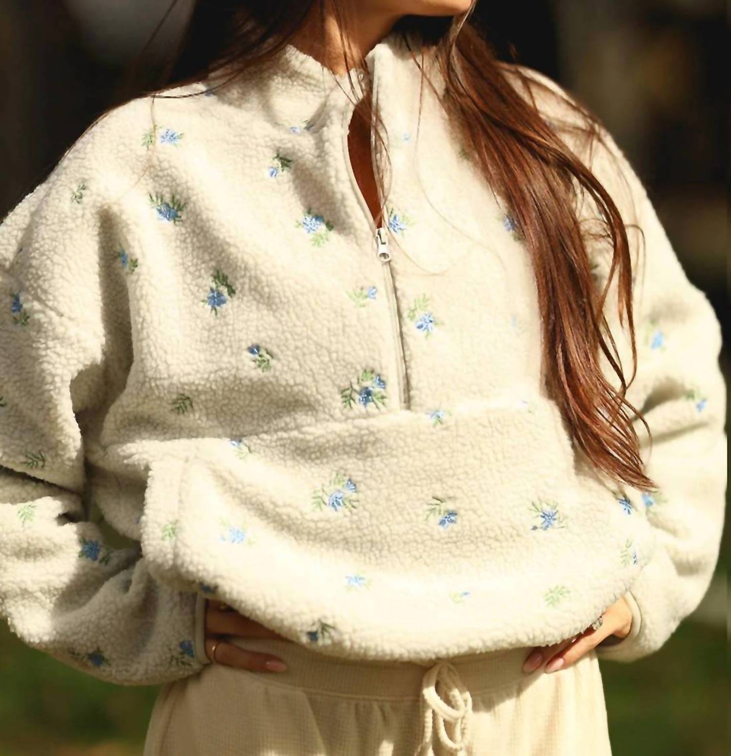 The Happy Camp3R - Petals Elle Pullover Sweater